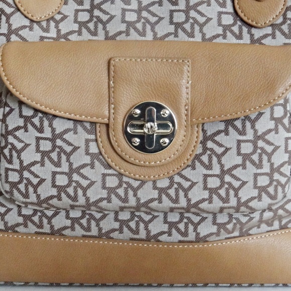 Women's DKNY Brown Large Handbag Pre-owned - Picture 3 of 8